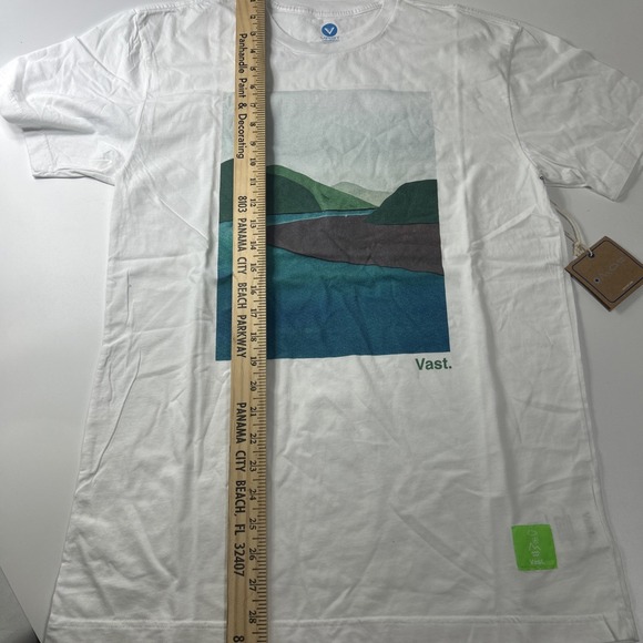 Vast Life Graphic T Shirt Size Medium NWT - Picture 2 of 10